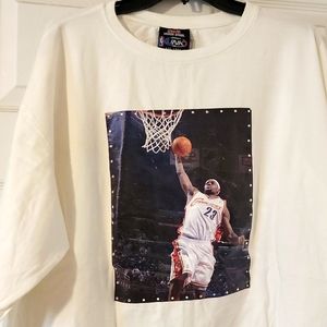 Early 2000's (vintage) LeBron James shirt